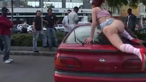 Crazy babe expose herself in public