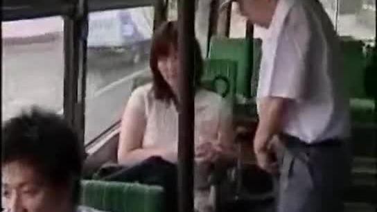 Surprise hanjob on bus with double happy ending